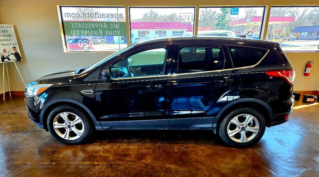 2016 Ford Escape SE photo