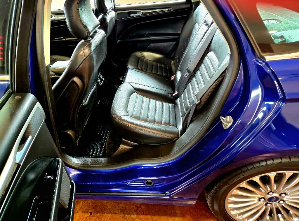 2016 Ford Fusion SE photo