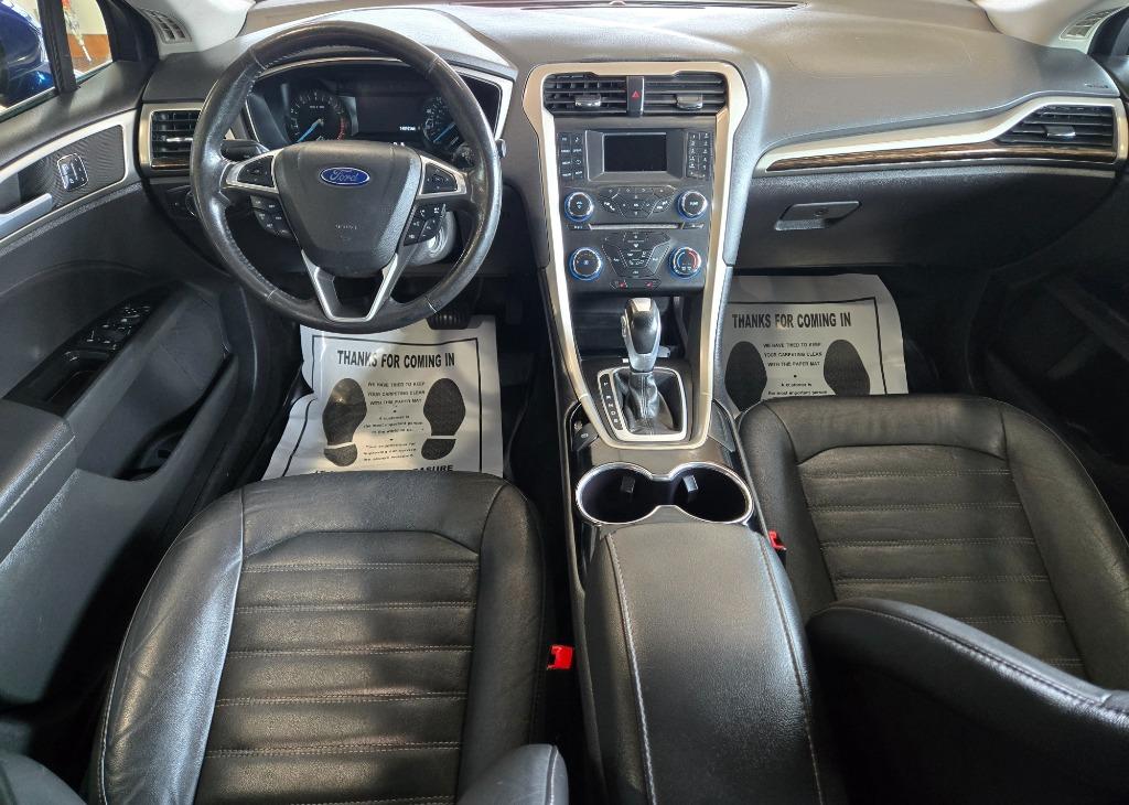 2016 Ford Fusion SE photo