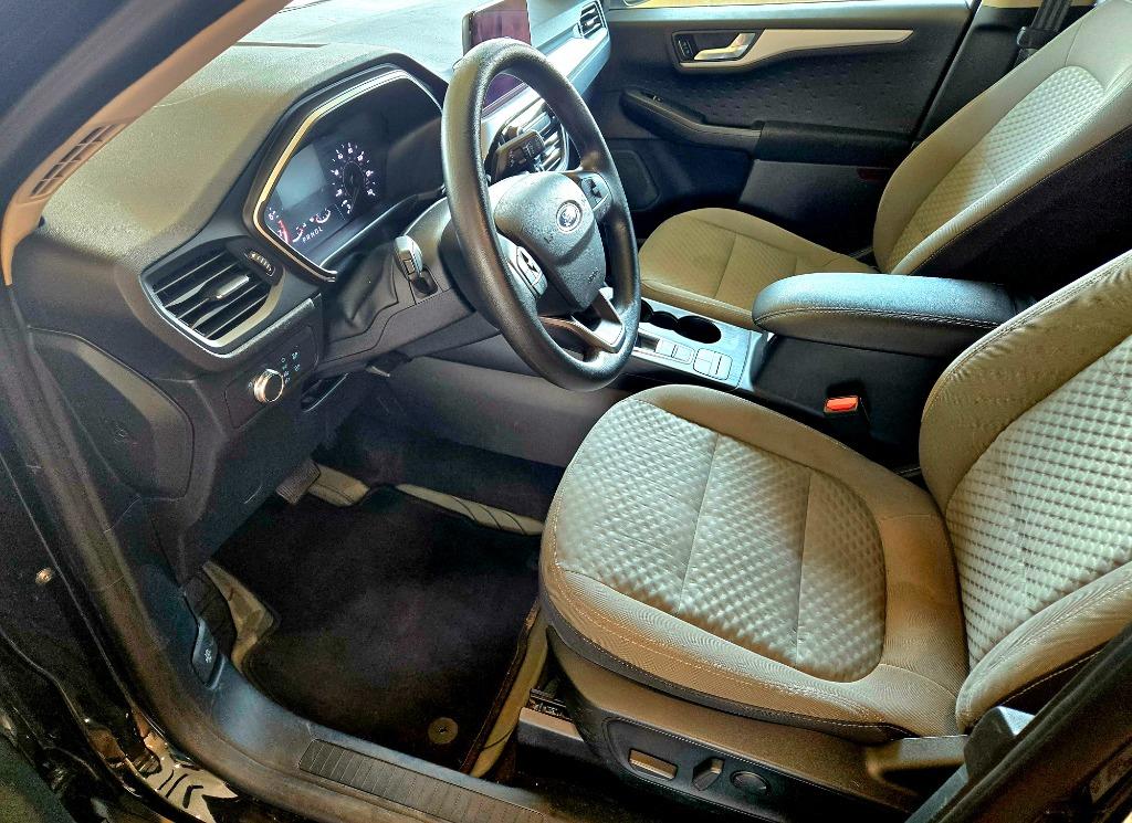 2020 Ford Escape SE photo