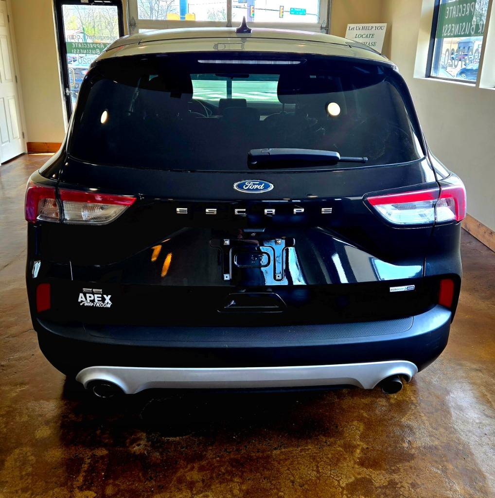 2020 Ford Escape SE photo