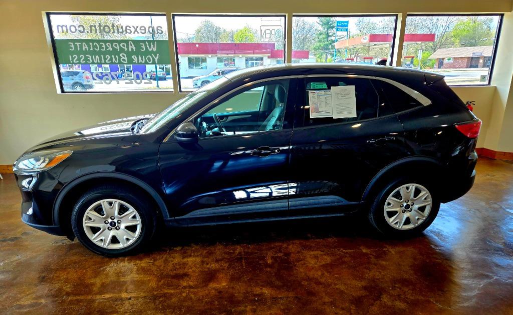 2020 Ford Escape SE photo