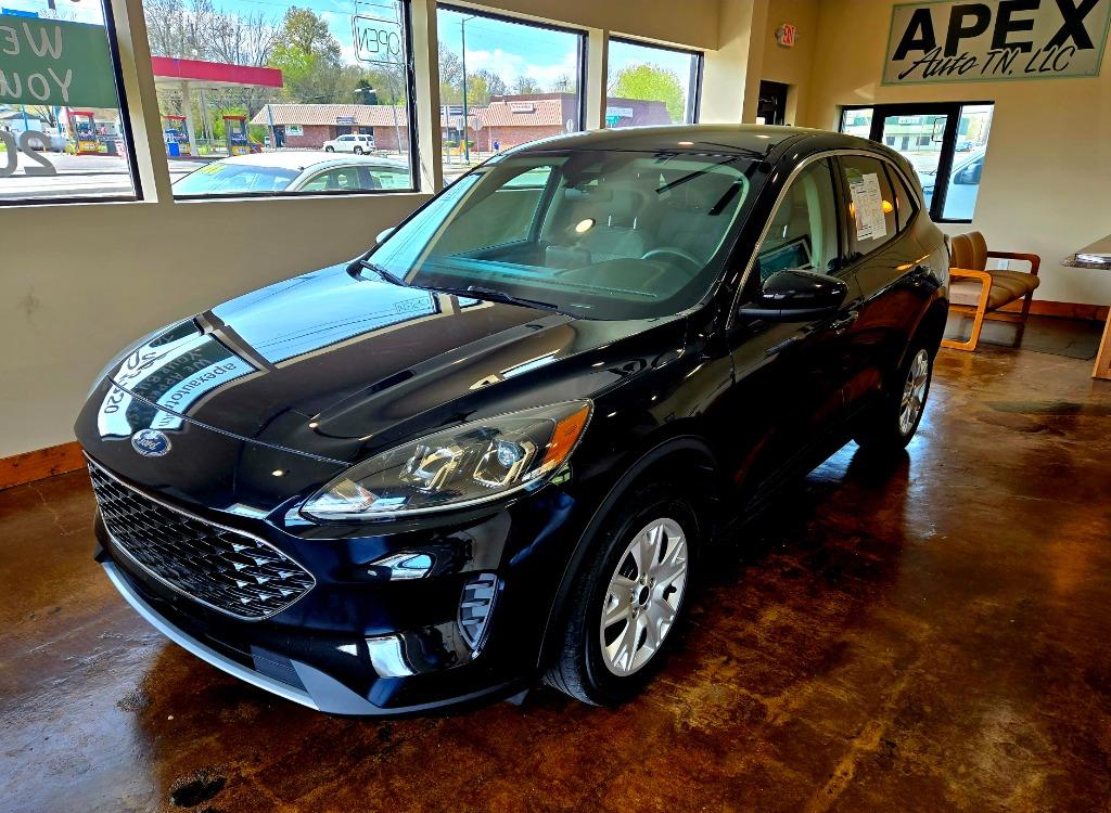 2020 Ford Escape SE photo