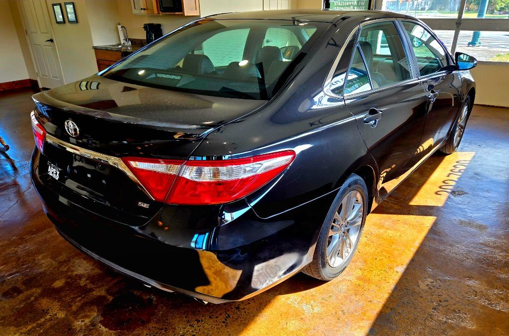 2017 Toyota Camry - $11,900