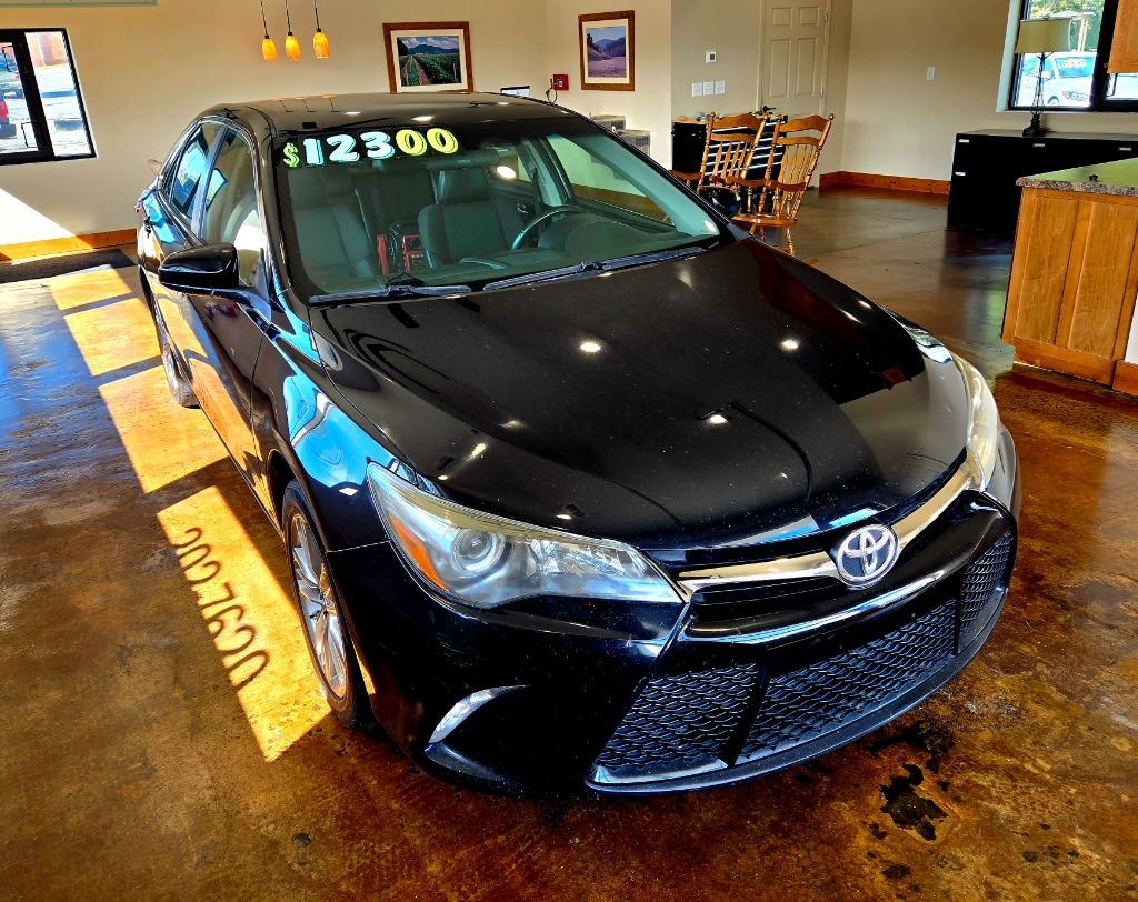 2017 Toyota Camry - $11,900