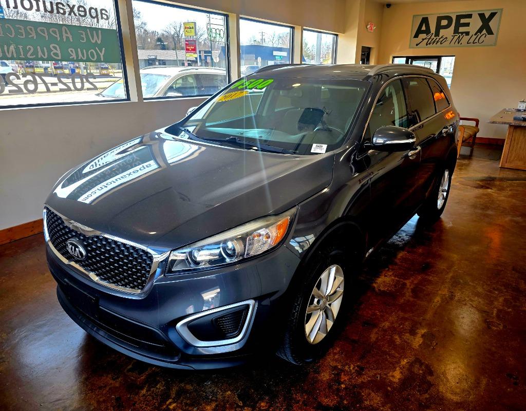 2017 Kia Sorento - $9,500
