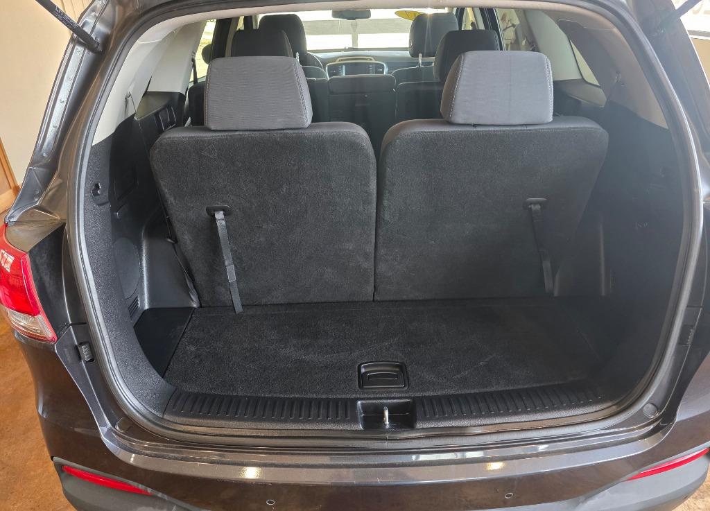 2017 Kia Sorento - $9,500