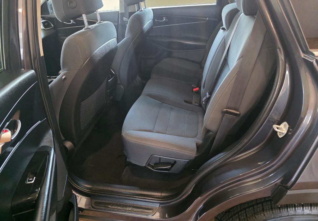 2017 Kia Sorento - $9,500