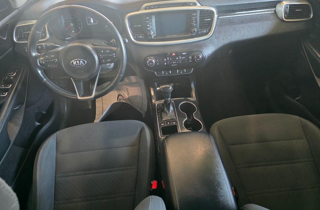 2017 Kia Sorento - $9,500