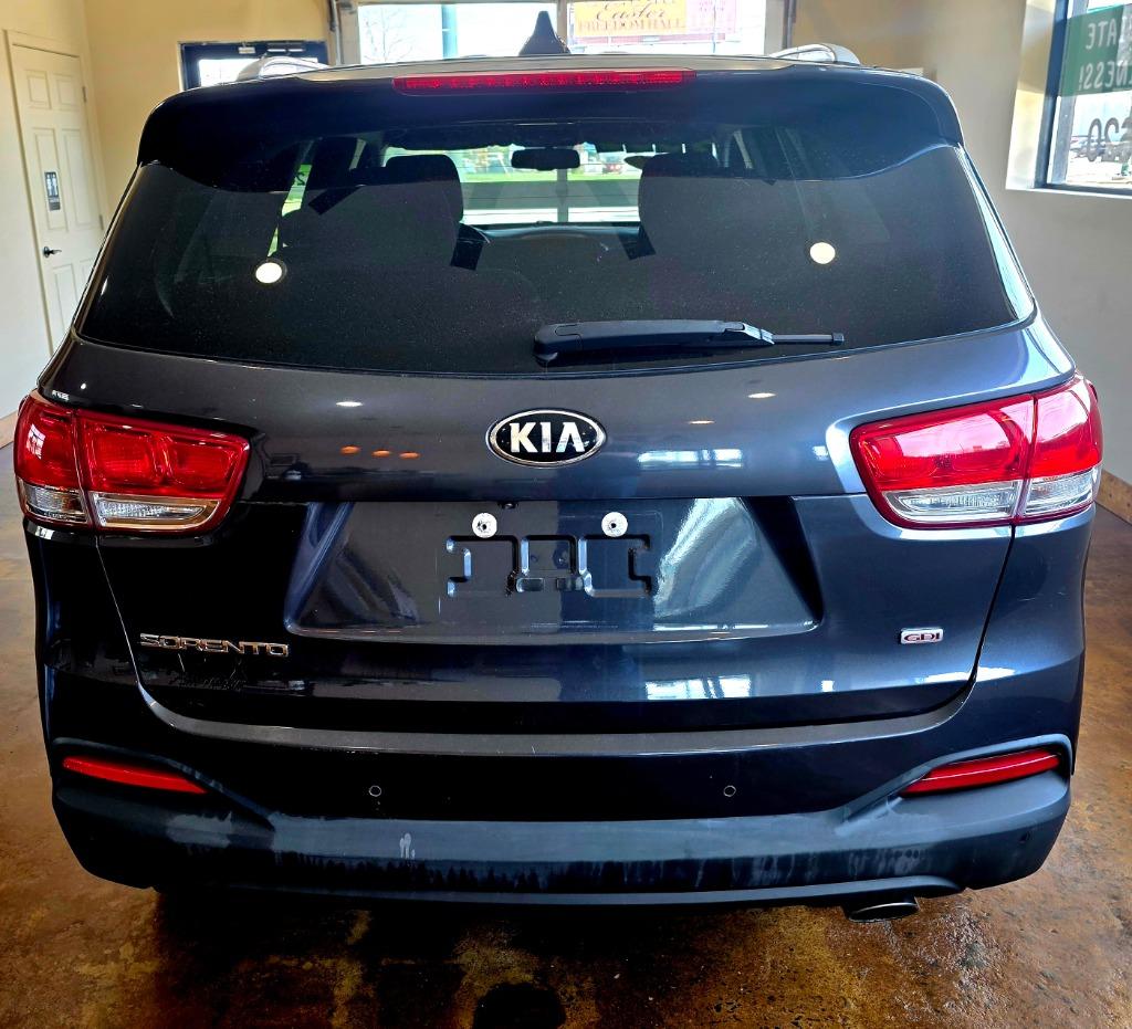 2017 Kia Sorento - $9,500