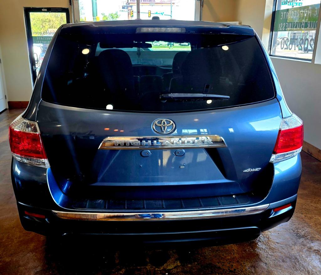 2012 Toyota Highlander - $9,500