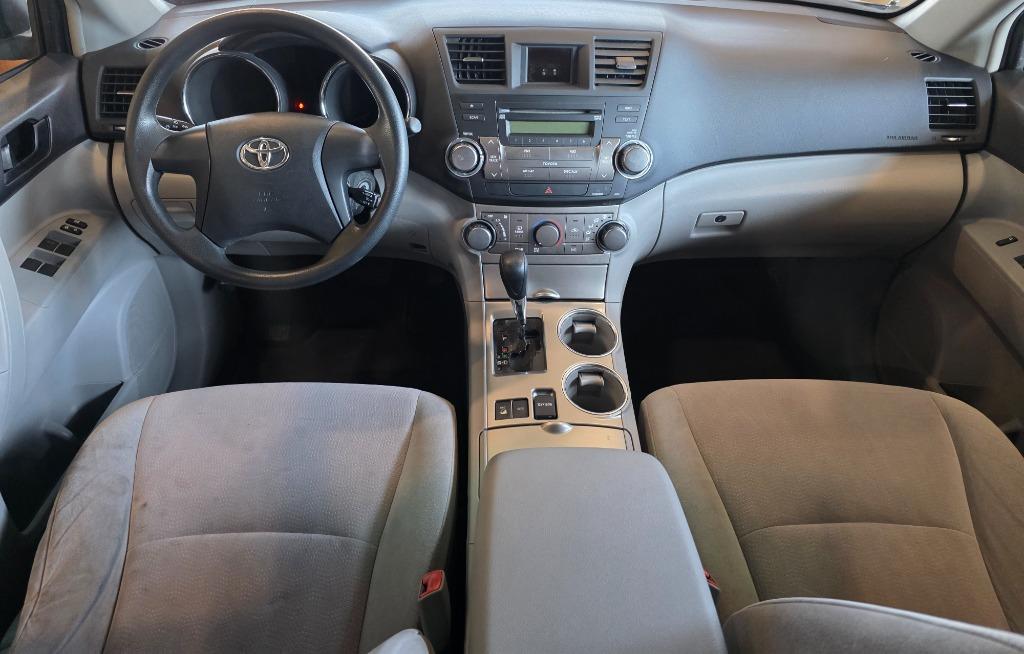 2012 Toyota Highlander - $9,500