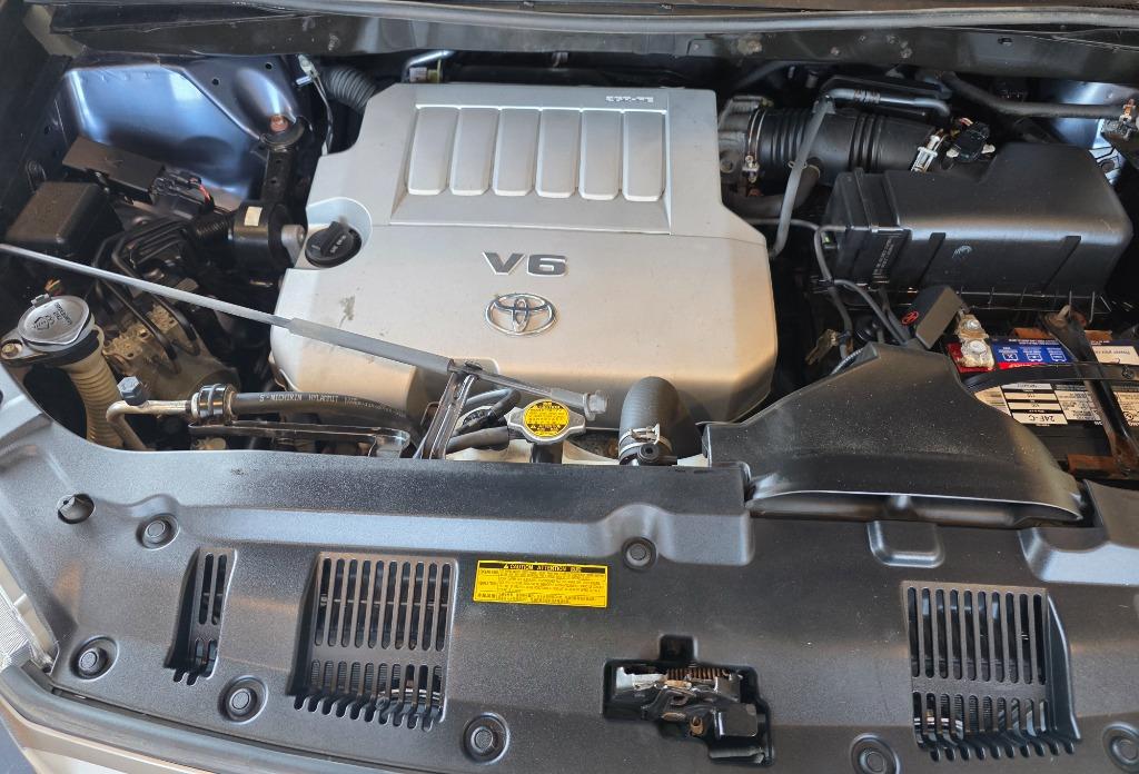 2012 Toyota Highlander - $9,500