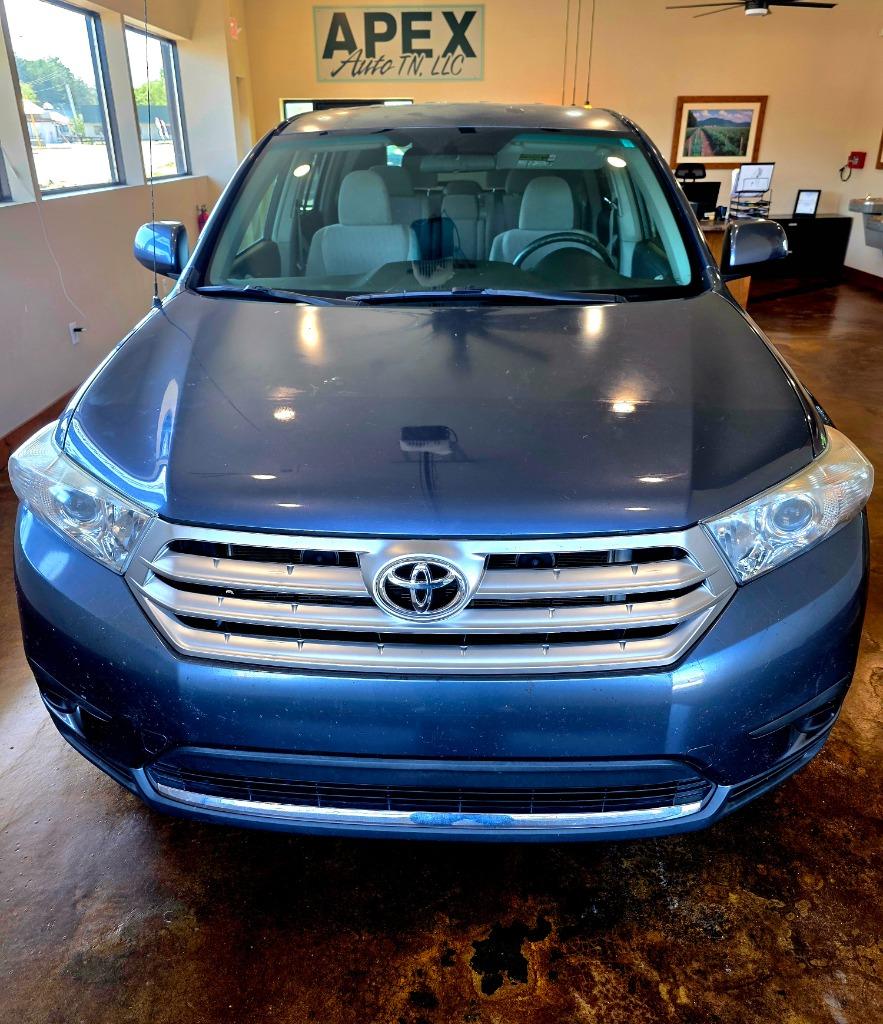 2012 Toyota Highlander - $9,500