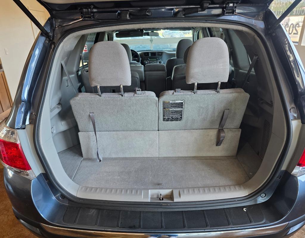 2012 Toyota Highlander - $9,500
