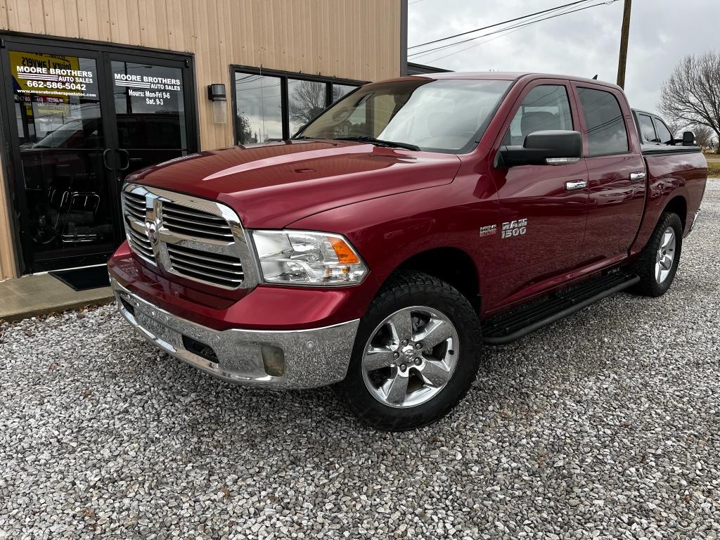 The 2015 RAM 1500 SLT photos