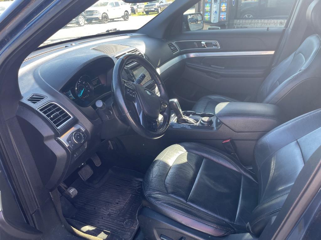 2017 Ford Explorer XLT photo