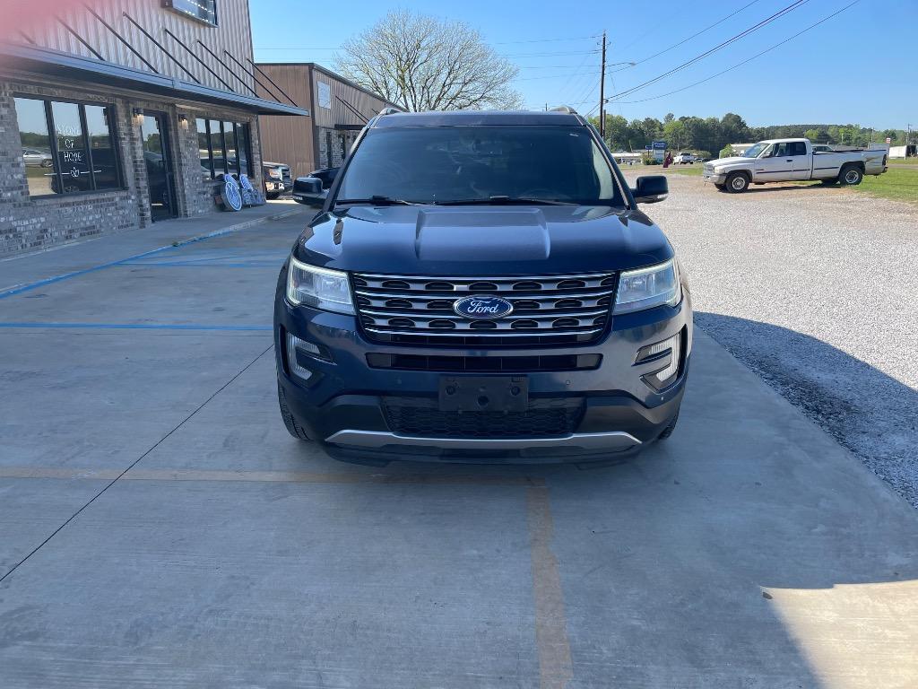 2017 Ford Explorer XLT photo