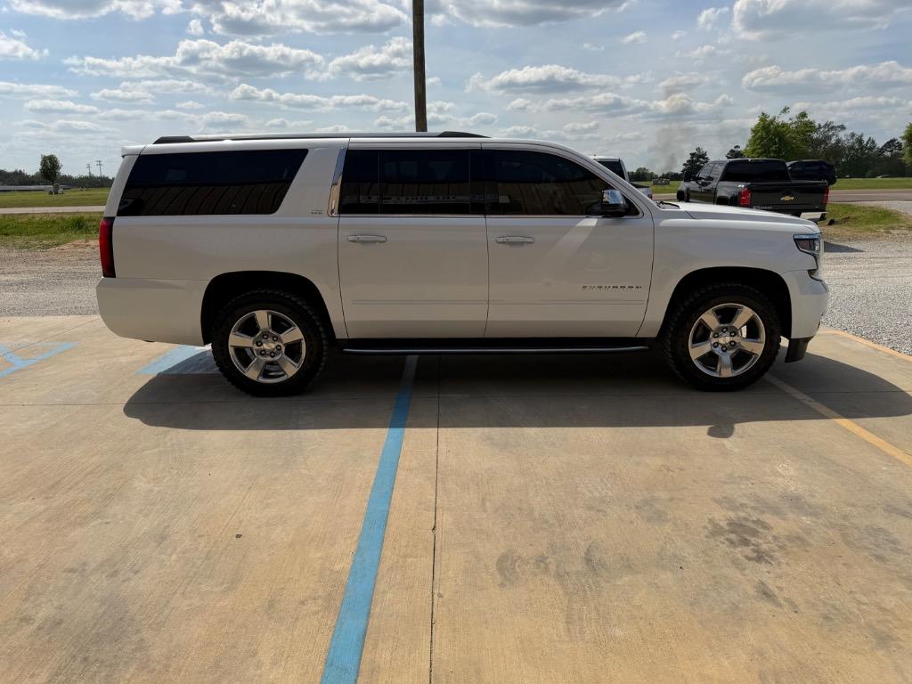 2016 Chevrolet Suburban - $16,990