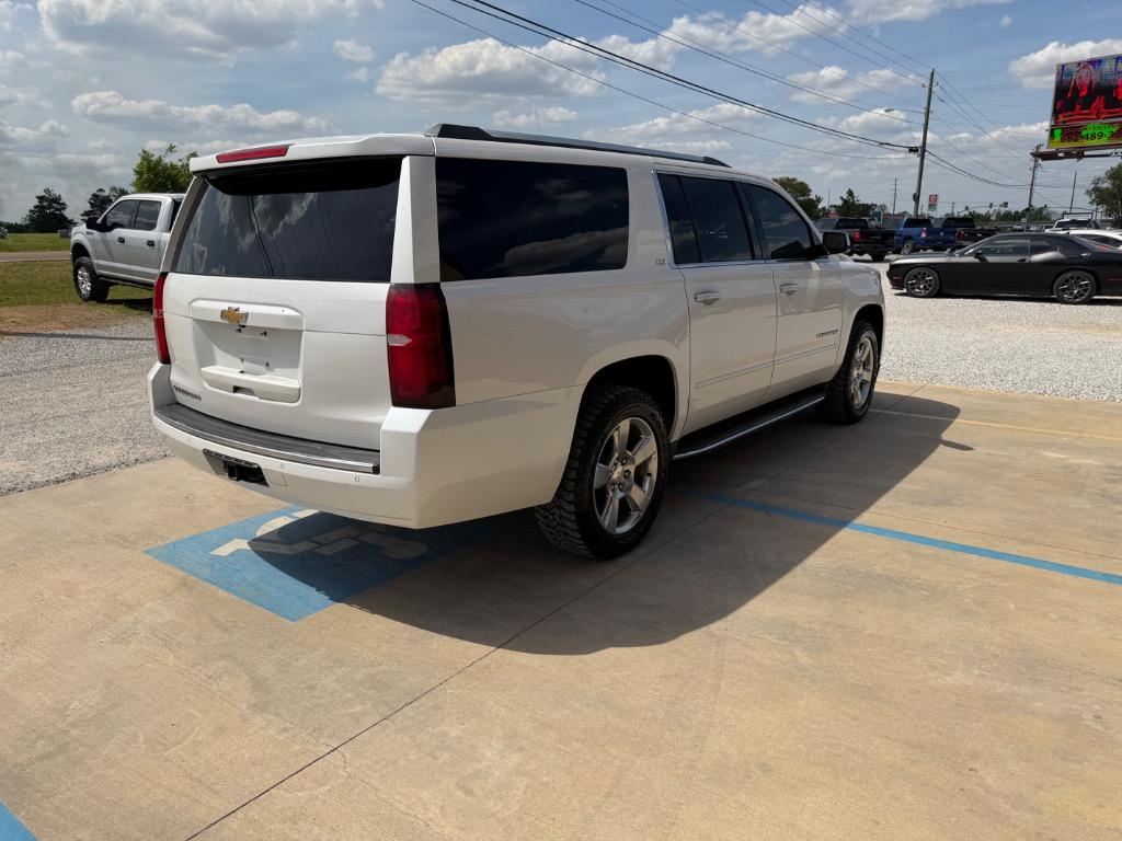 2016 Chevrolet Suburban - $16,990