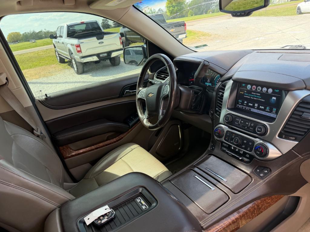 2016 Chevrolet Suburban - $16,990