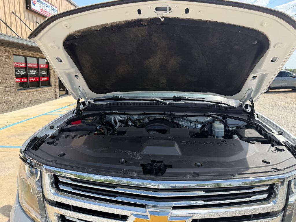 2016 Chevrolet Suburban - $16,990