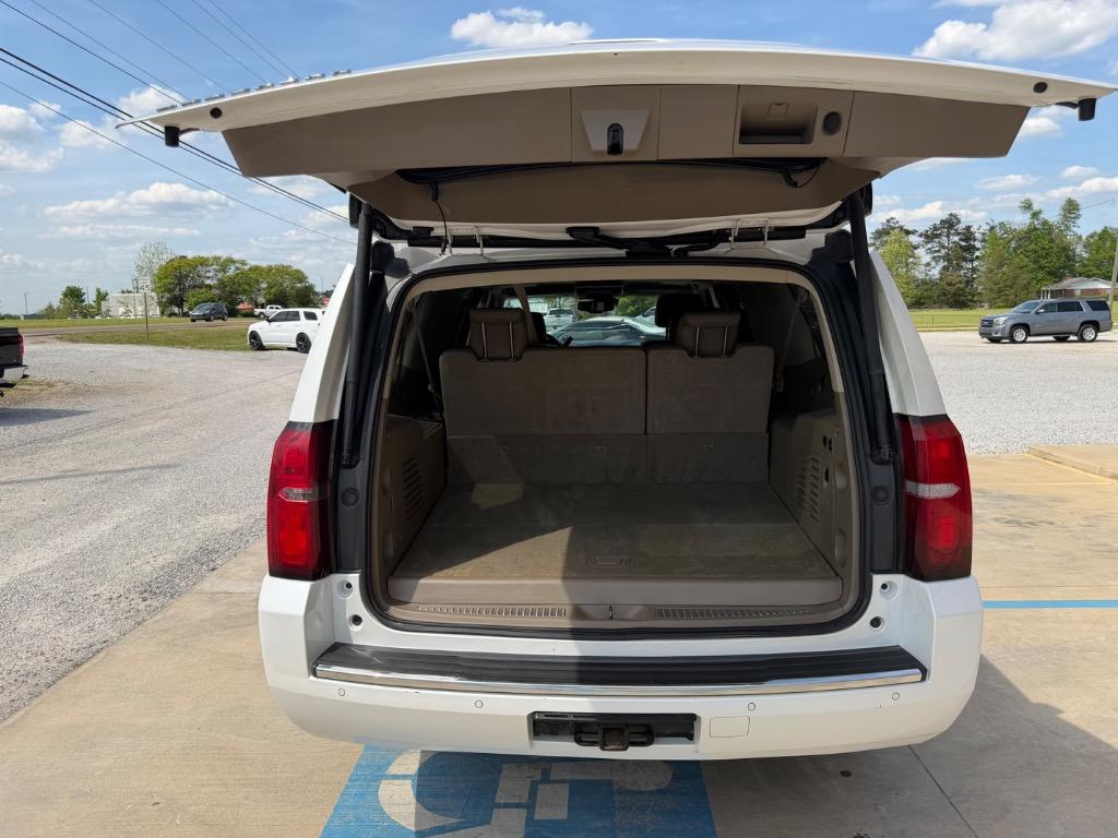 2016 Chevrolet Suburban - $16,990