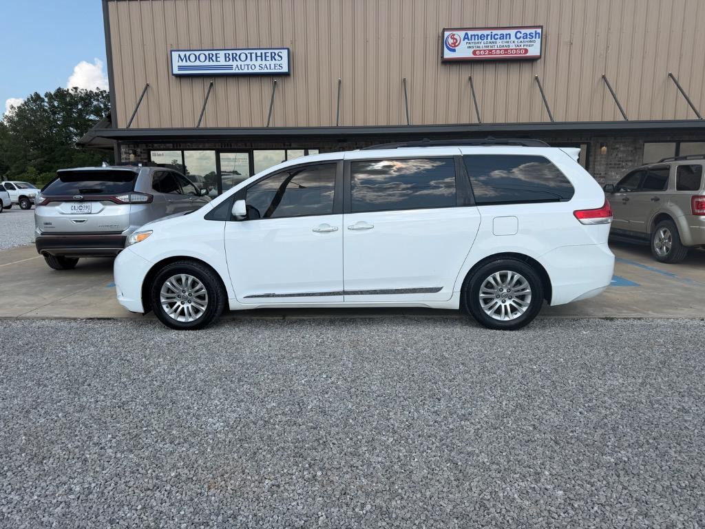 2013 Toyota Sienna - $11,990