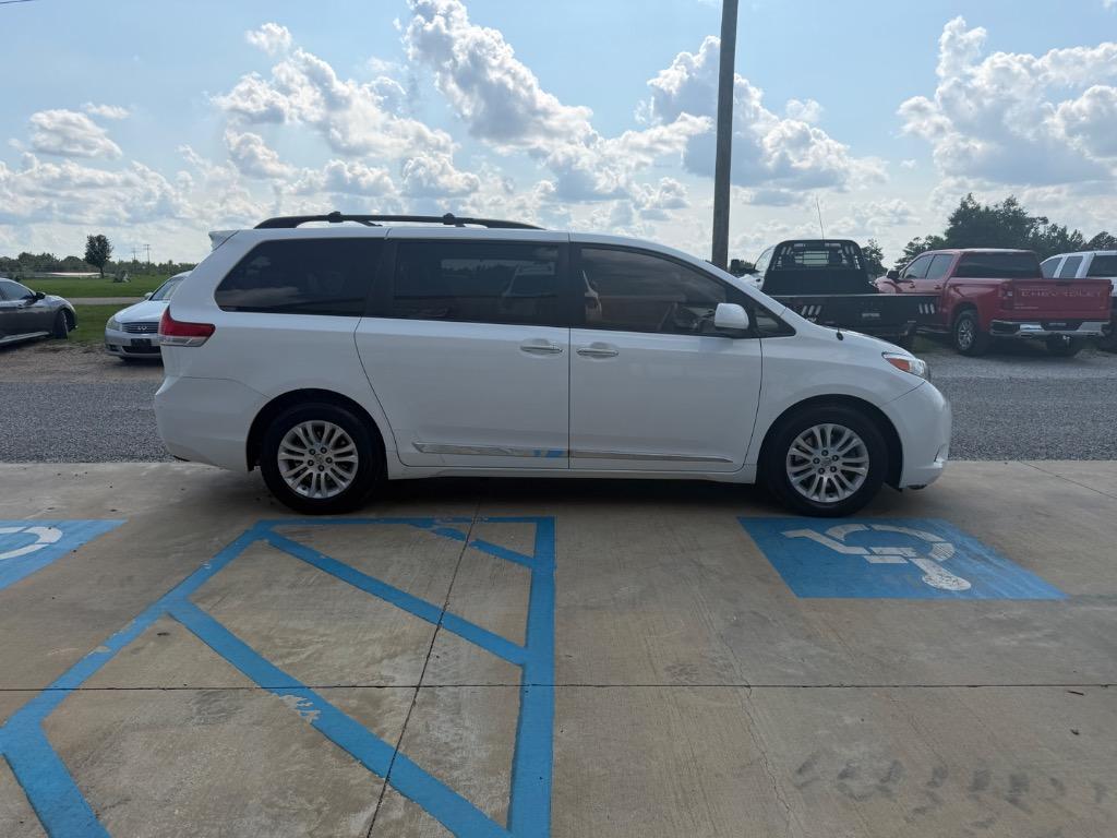 2013 Toyota Sienna - $11,990