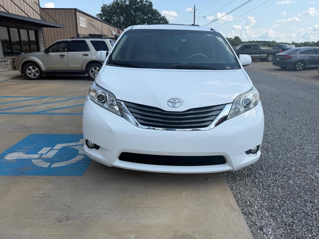 2013 Toyota Sienna - $11,990
