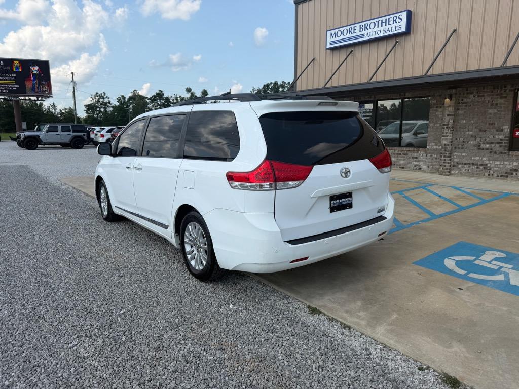 2013 Toyota Sienna - $11,990