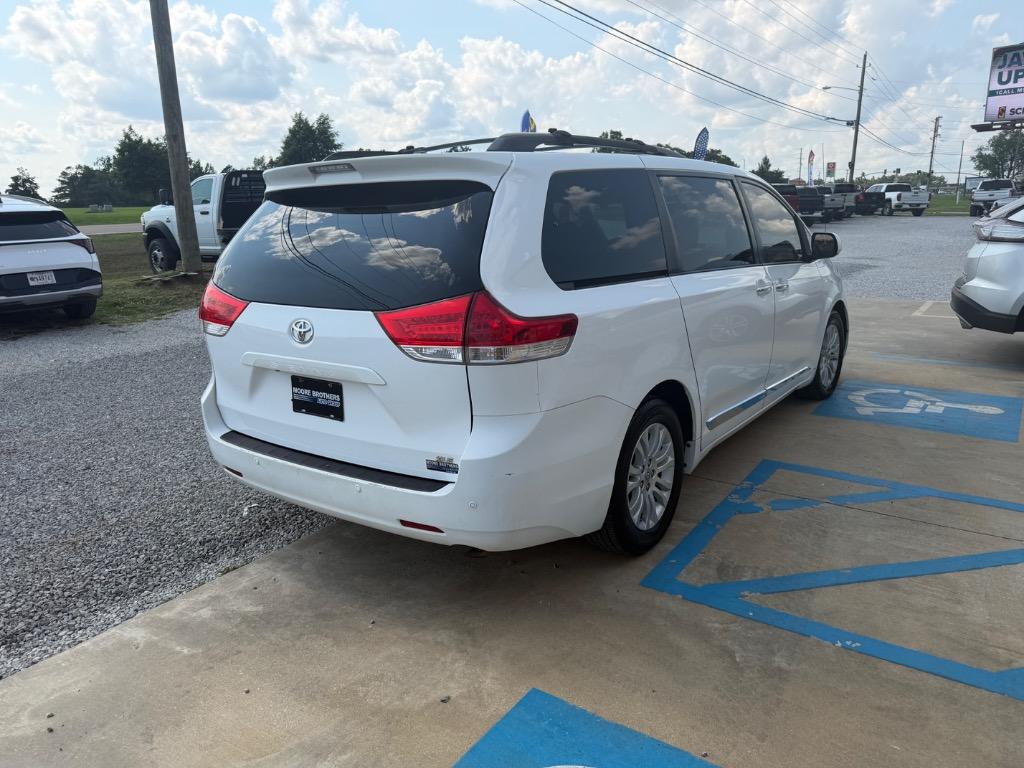 2013 Toyota Sienna - $11,990