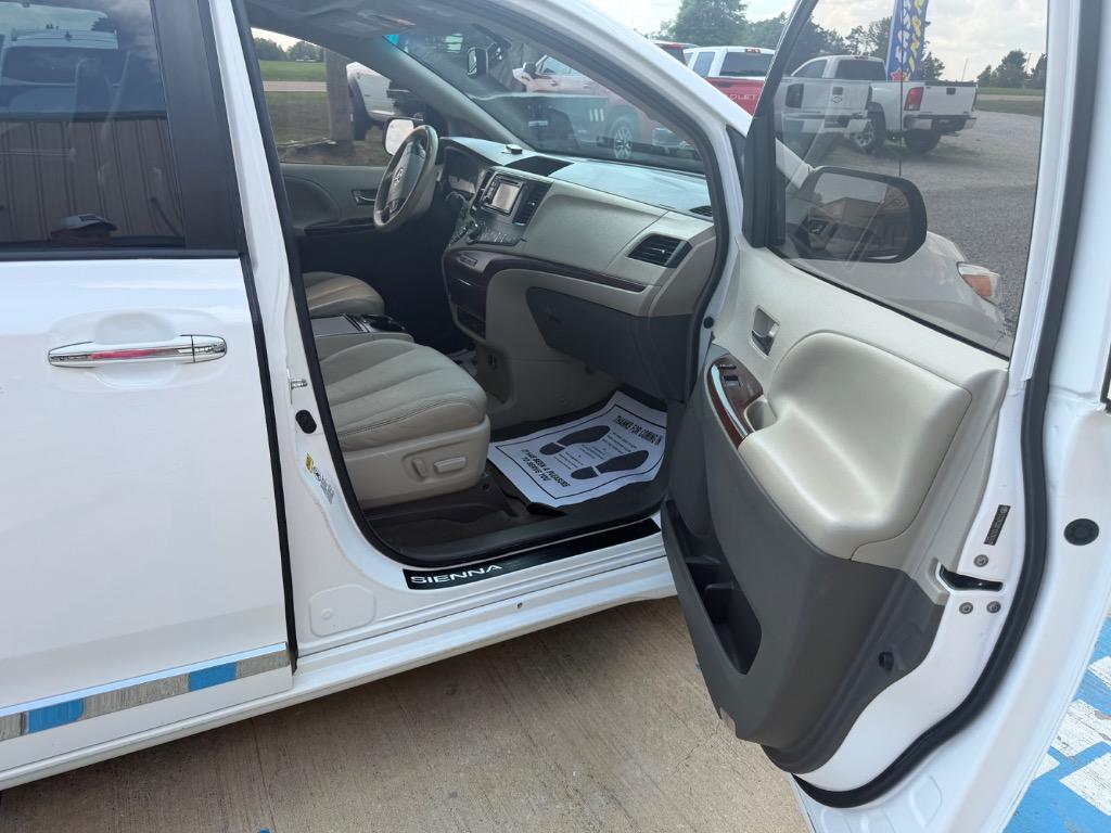2013 Toyota Sienna - $11,990