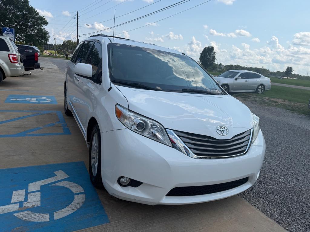 2013 Toyota Sienna - $11,990