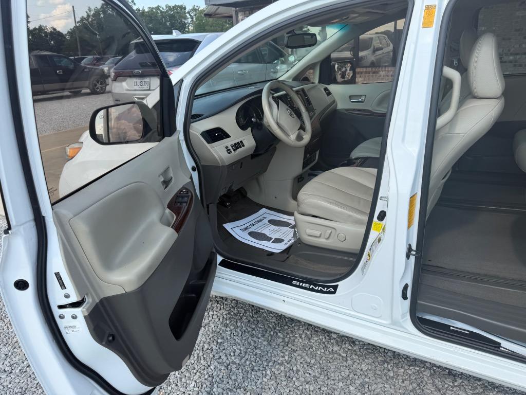 2013 Toyota Sienna - $11,990