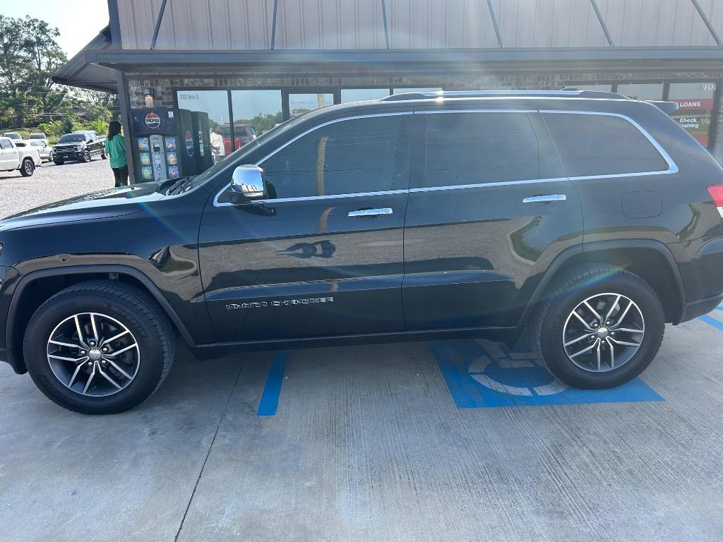 2017 Jeep Cherokee - $12,990