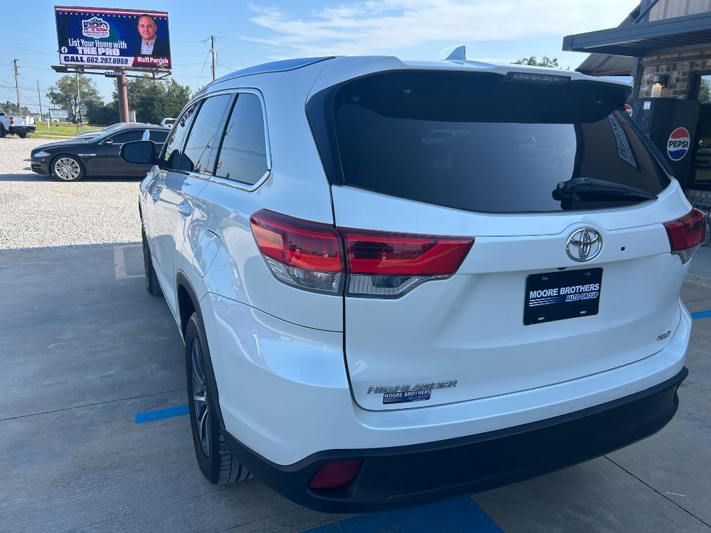 2018 Toyota Highlander - $28,995