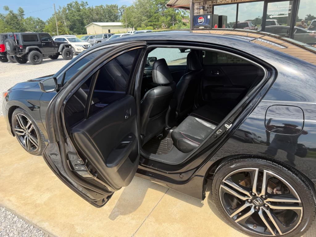 2017 Honda Accord - $13,990