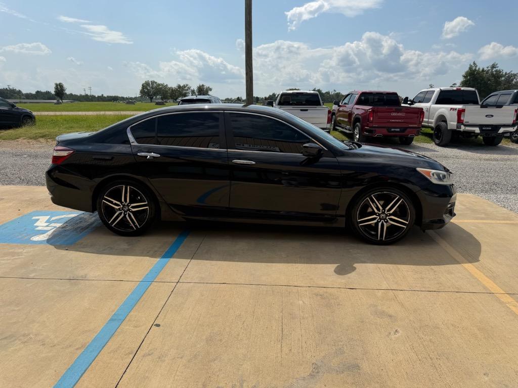 2017 Honda Accord - $13,990