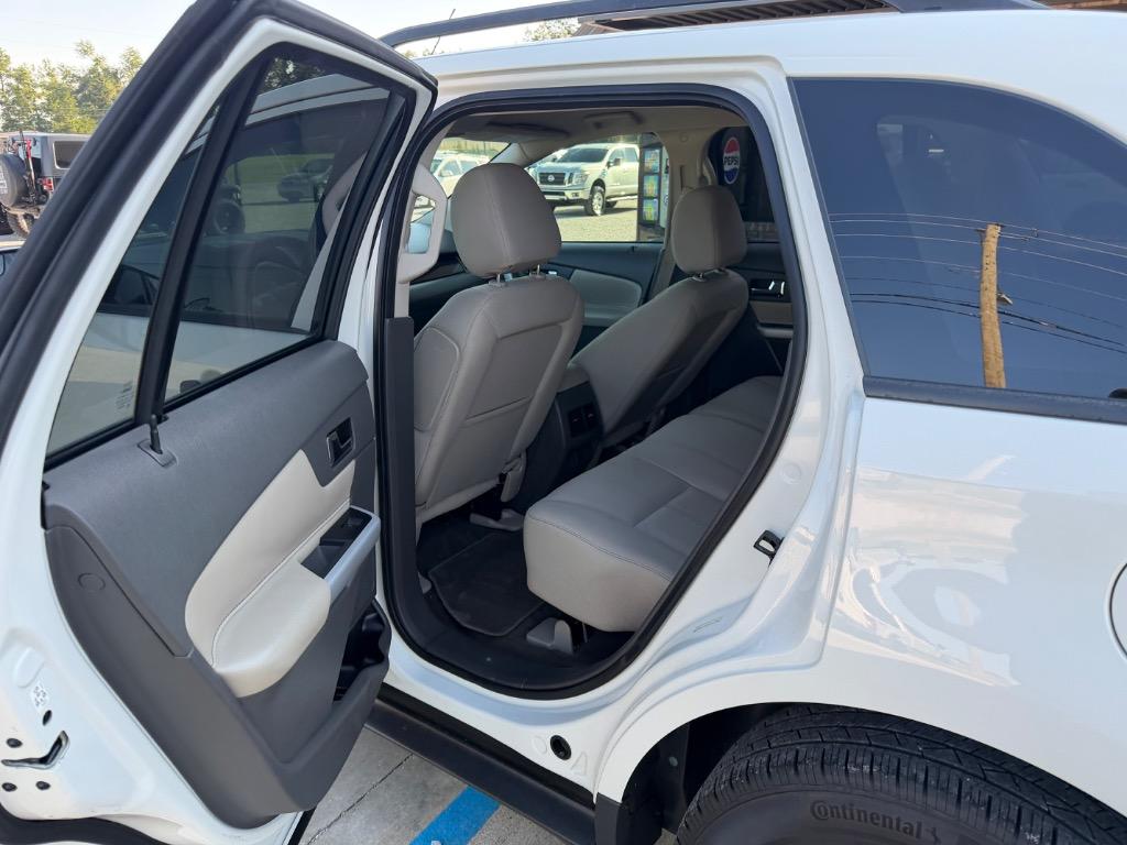 2013 Ford Edge - $10,990