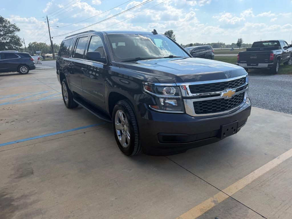 2018 Chevrolet Suburban - $22,990
