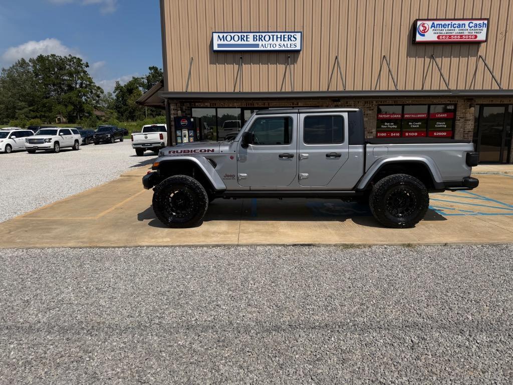 2020 Jeep Gladiator - $29,990
