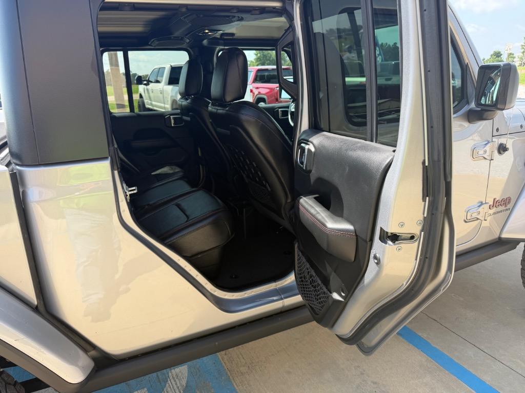 2020 Jeep Gladiator - $29,990
