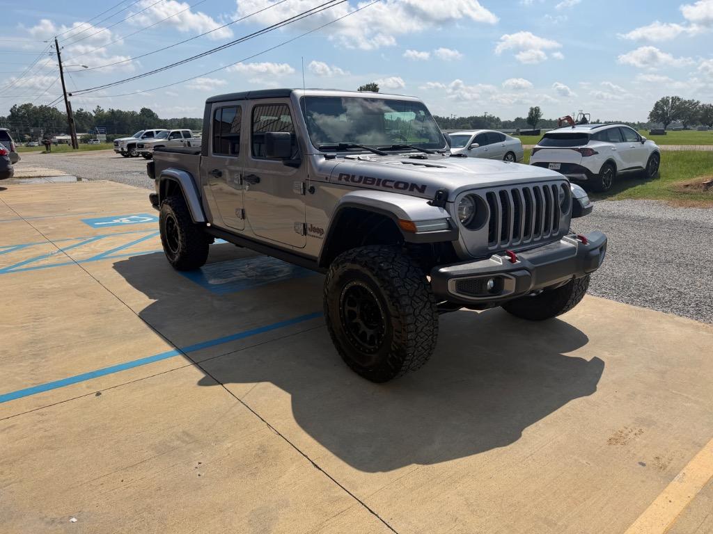 2020 Jeep Gladiator - $29,990