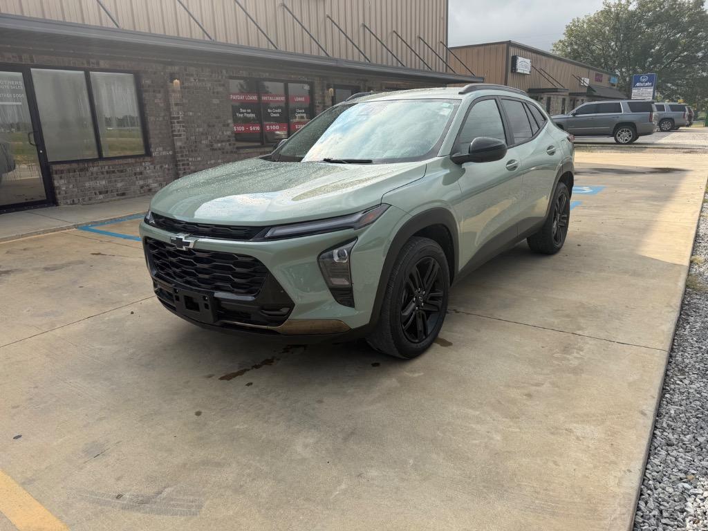 2025 Chevrolet Trax - $25,990