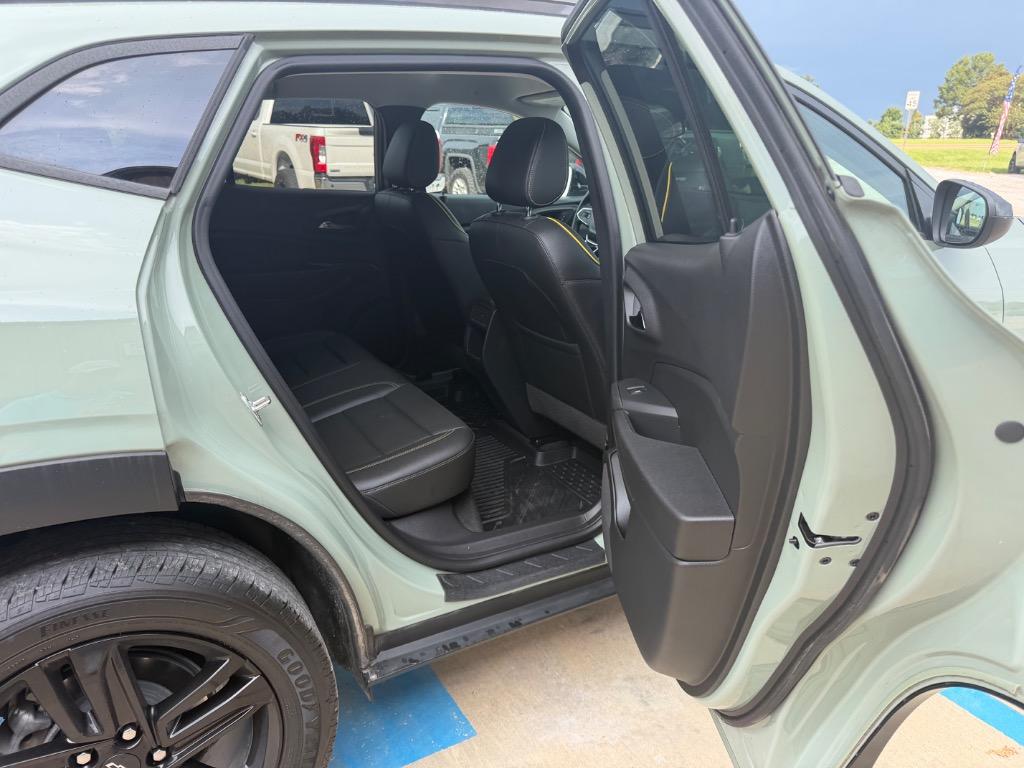 2025 Chevrolet Trax - $25,990