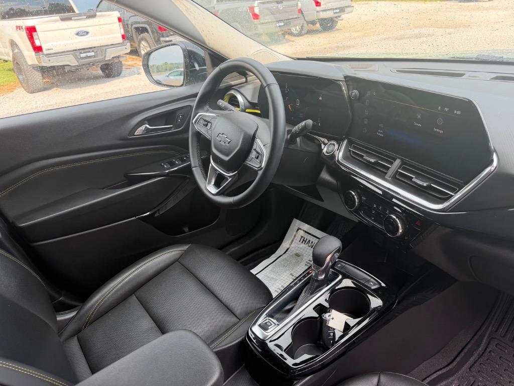 2025 Chevrolet Trax - $25,990