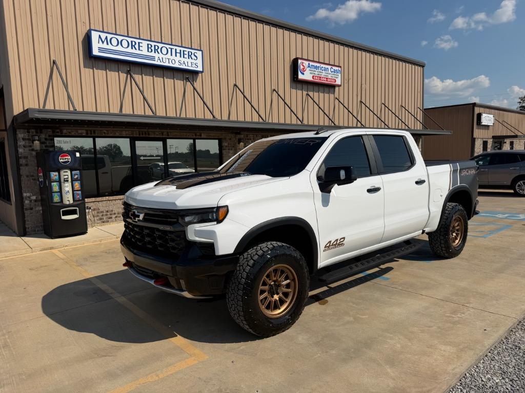 2022 Chevrolet Silverado - $44,990