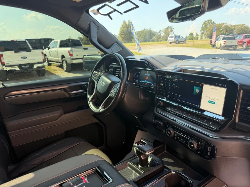 2022 Chevrolet Silverado - $44,990