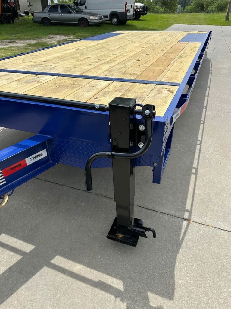2025 Diamond C Dump Trailer - $10,297
